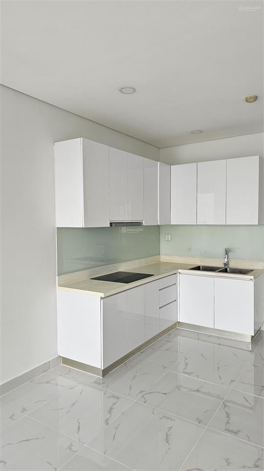 Cần bán gấp căn skyline 2pn2wc 66m2 tầng trung, nhà đầy đủ nội thất. giá 4,1 tỷ.  0901 646 ***