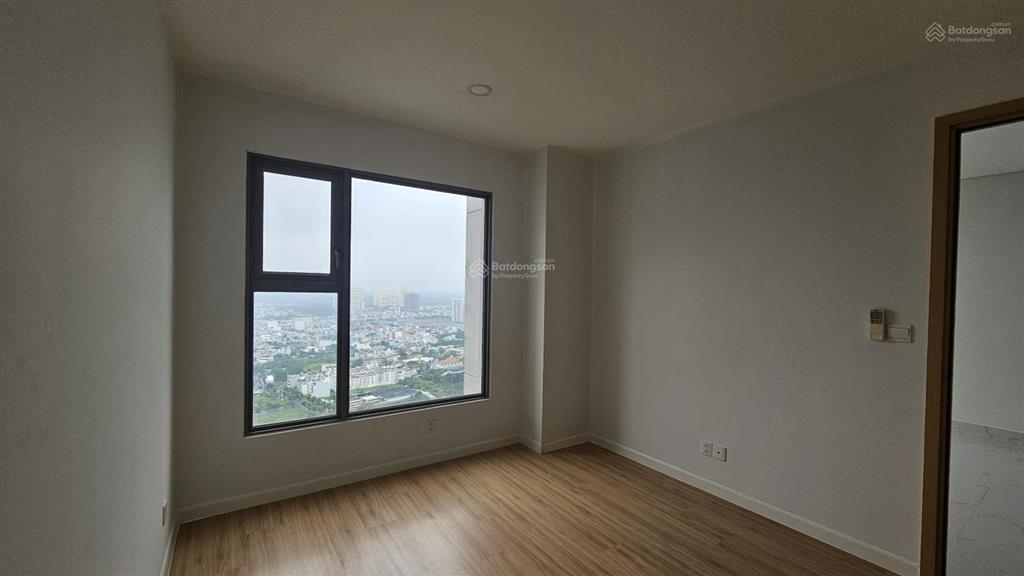 Cần bán gấp căn skyline 2pn2wc 66m2 tầng trung, nhà đầy đủ nội thất. giá 4,1 tỷ.  0901 646 ***