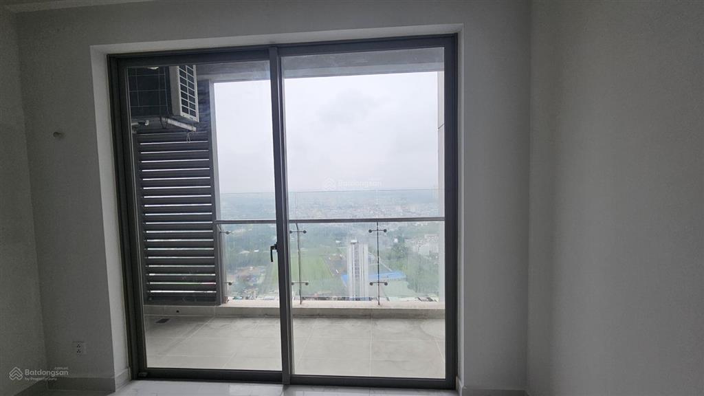 Cần bán gấp căn skyline 2pn2wc 66m2 tầng trung, nhà đầy đủ nội thất. giá 4,1 tỷ.  0901 646 ***