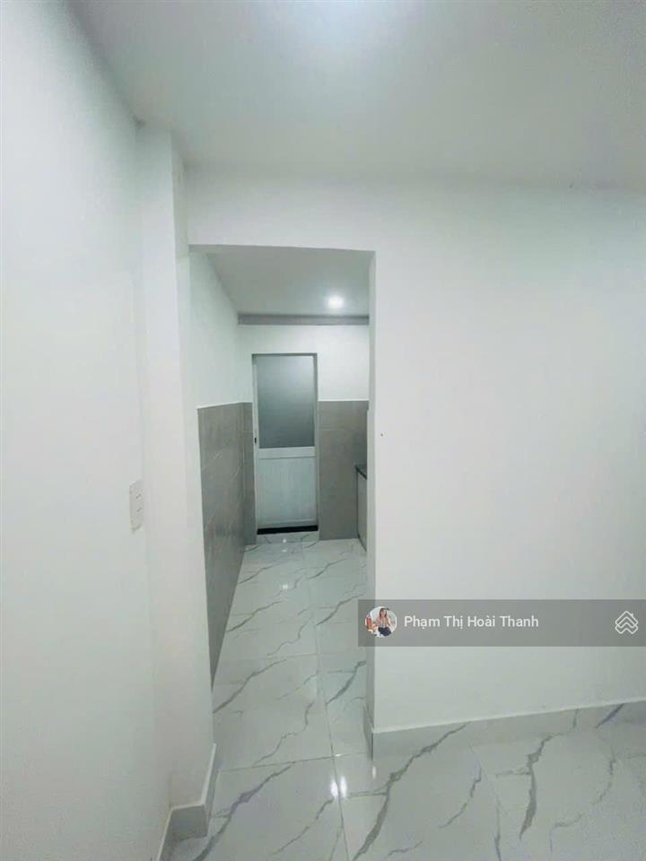 (2.99 tỷ) nhà 2 tầng  26m2  ngang 3.9m nở hậu tài lộc  ngay sau uỷ ban quận 9 gần khu biệt thự
