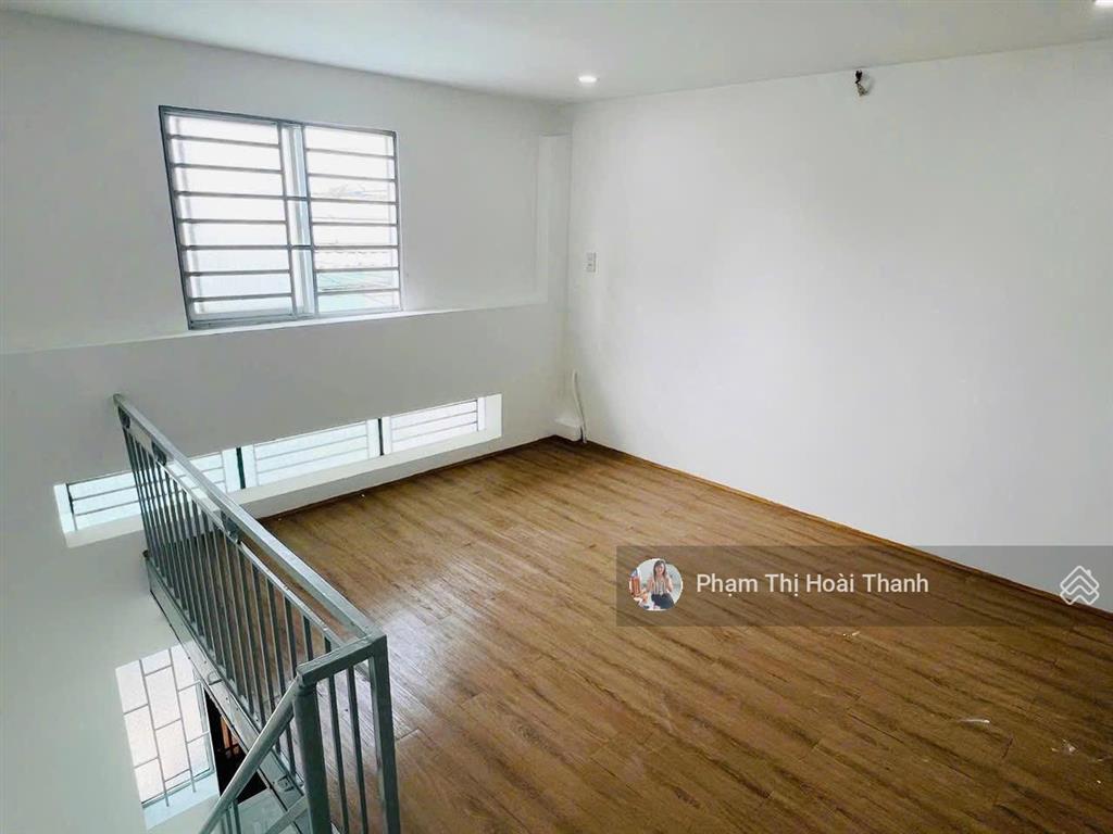 (2.99 tỷ) nhà 2 tầng  26m2  ngang 3.9m nở hậu tài lộc  ngay sau uỷ ban quận 9 gần khu biệt thự