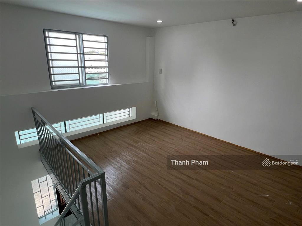 Hạ giá cực sâu, chỉ còn 2,99 tỷ nhà 2 tầng  26m2  ngang 3,9m nở hậu tài lộc  ngay sau ủy ban q9