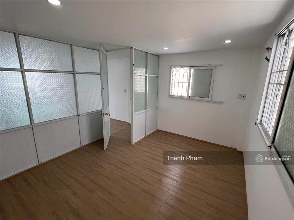 Hạ giá cực sâu, chỉ còn 2,99 tỷ nhà 2 tầng  26m2  ngang 3,9m nở hậu tài lộc  ngay sau ủy ban q9