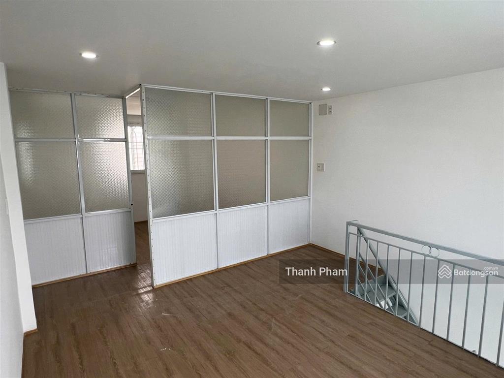 Hạ giá cực sâu, chỉ còn 2,99 tỷ nhà 2 tầng  26m2  ngang 3,9m nở hậu tài lộc  ngay sau ủy ban q9