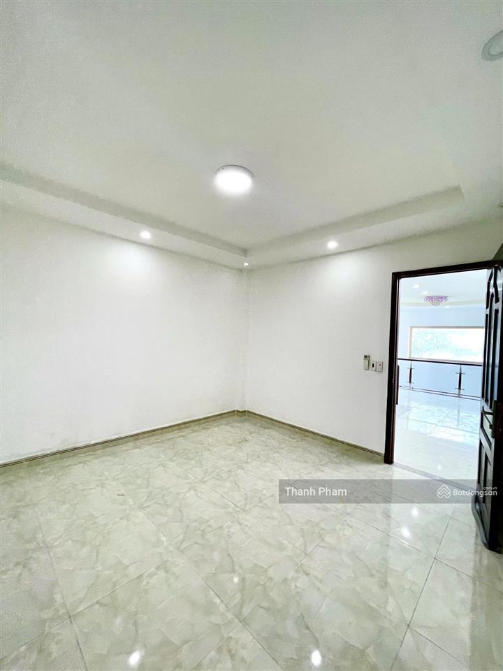 (8.5tr) cho thuê nhà 3 tầng hẻm xe hơi thông lã xuân oai, 63m2, 3pn, 3wc