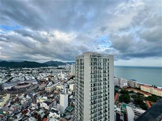 Bán căn hộ dqua sổ hồng sẵn sang tên ngay, tầng cao view xéo biển