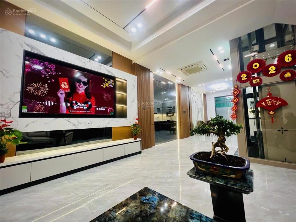 Nhà mới xây đẹp có thang máy kđt mỹ gia gói 4, đầy đủ nội thất đẹp hiện đại