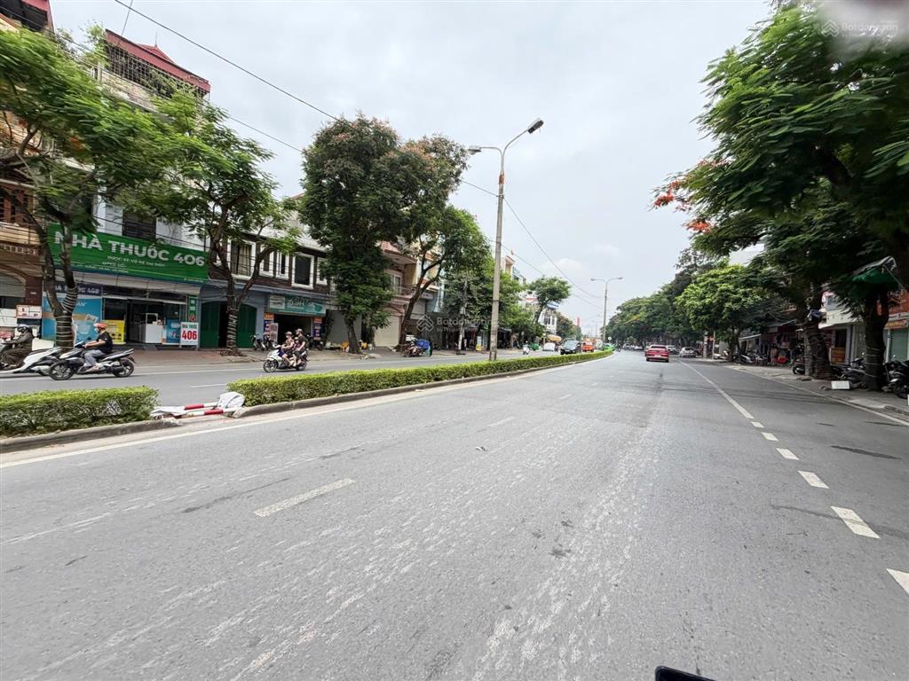 Bán lô đất vị trí đẹp ở đương đại lô tôn đức thắng ngay gần cầu an dương. kinh doanh buôn bán tốt