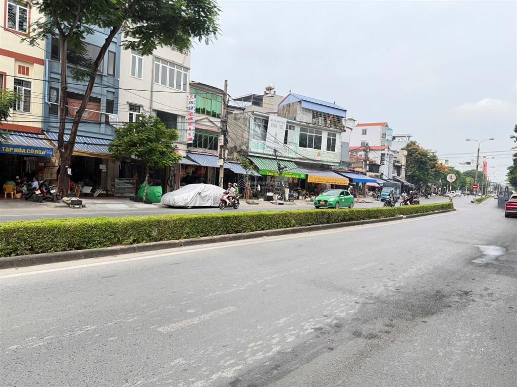 Bán lô đất vị trí đẹp ở đương đại lô tôn đức thắng ngay gần cầu an dương. kinh doanh buôn bán tốt