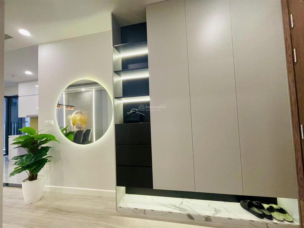 Rẻ nhất toà! cho thuê căn 2 p ngủ đủ đồ the legend tower giá chỉ 15tr.  0382 560 ***