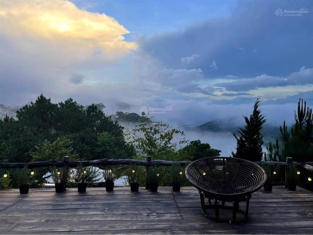 Cho thuê mặt bằng view đẹp cạnh dinh 1 đà lạt, đường ô tô, hợp đồng dài hạn