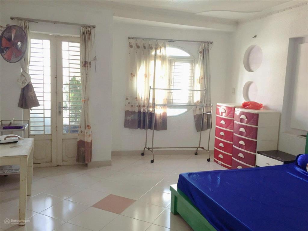 Cho thuê phòng đầy đủ tiện nghi. (khu phan xích long), dt 30m2  4,6tr/tháng