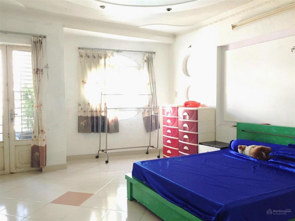 Cho thuê phòng đầy đủ tiện nghi. (khu phan xích long), dt 30m2  4,6tr/tháng