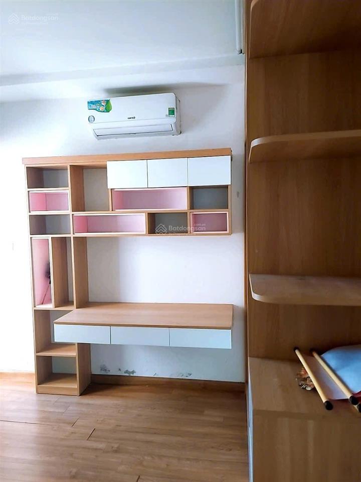 Bán căn hộ chung cư 2 ngủ ruby city ct3 phúc lợi hà nội.  0983 957 ***