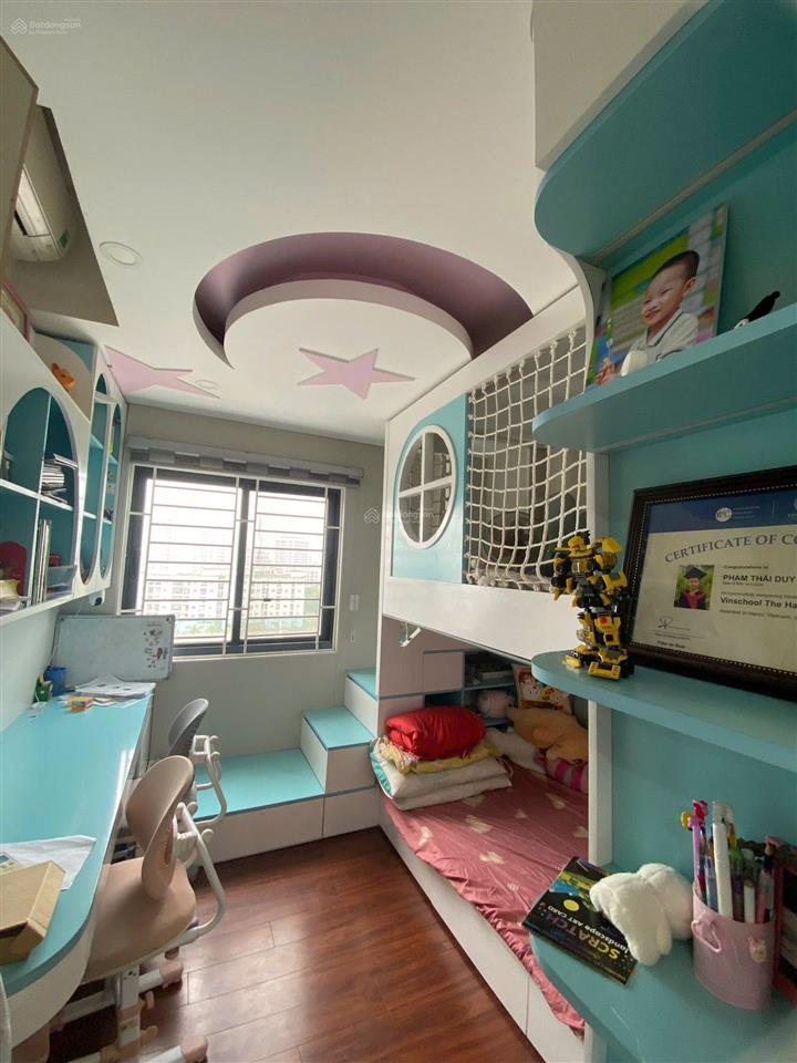 Bán căn hộ kdt việt hưng hà nội.  0983 957 ***