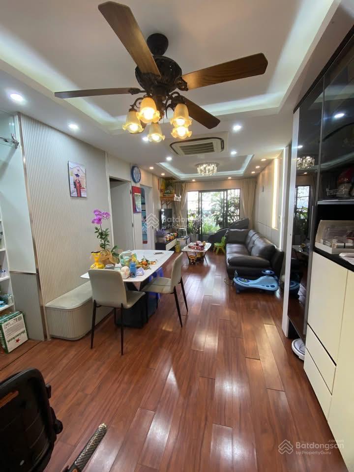 Bán căn hộ kdt việt hưng hà nội.  0983 957 ***
