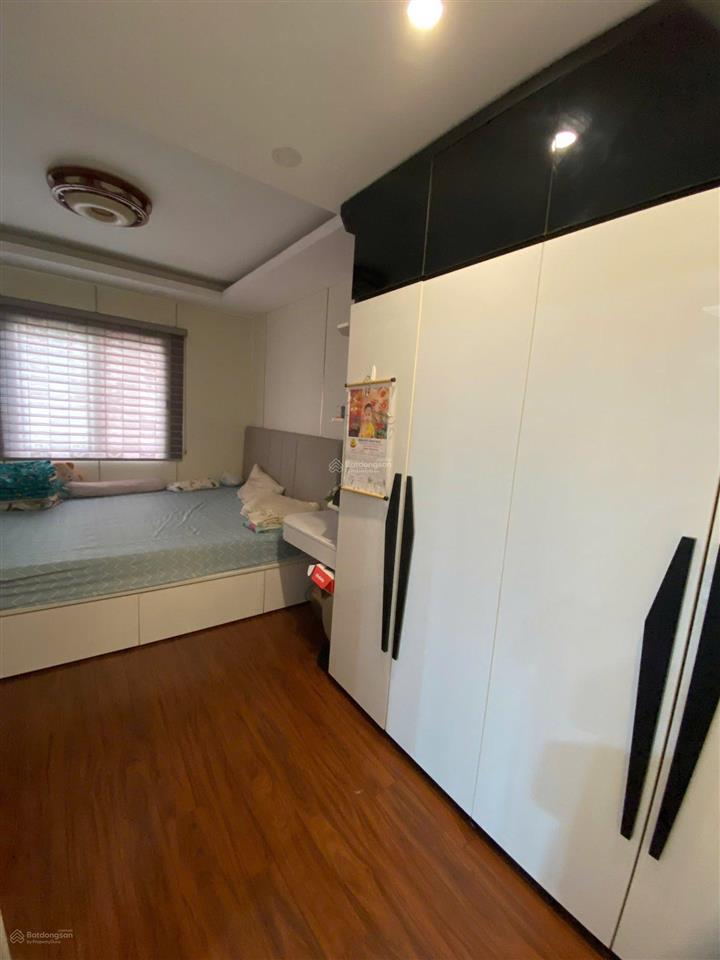 Bán căn hộ kdt việt hưng hà nội.  0983 957 ***