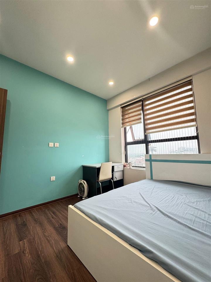 Cho thuê căn hộ cao cấp kdt việt hưng, 80m2, đủ đồ , 3pn.  0983 957 ***