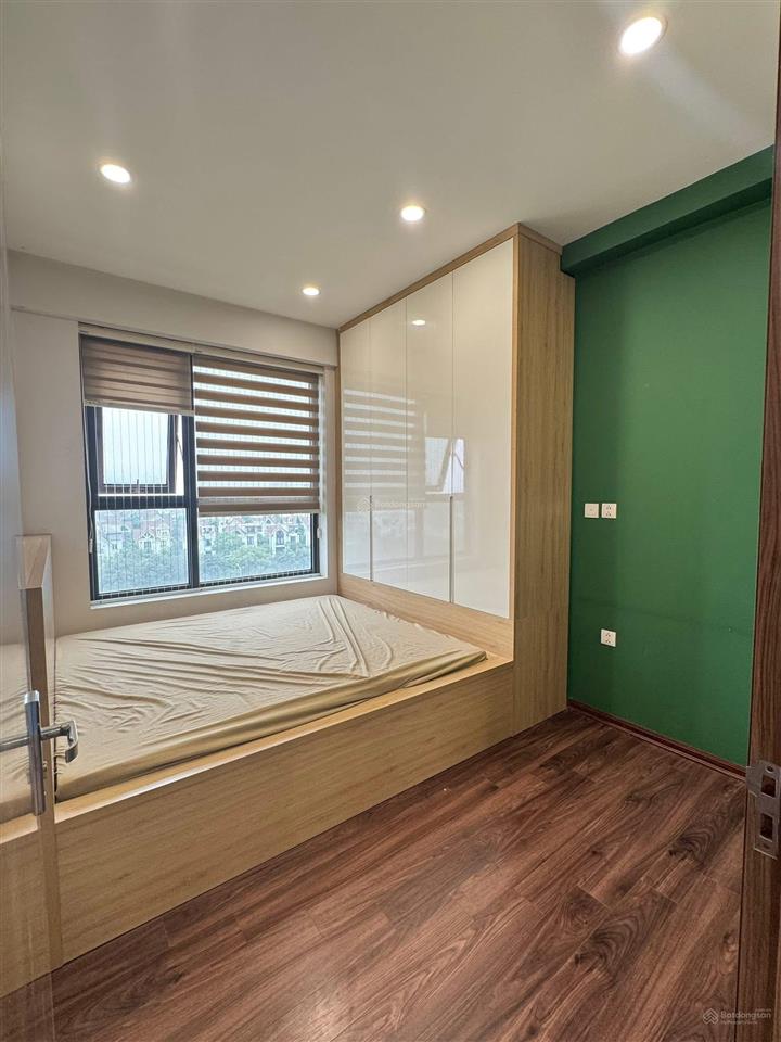 Cho thuê căn hộ cao cấp kdt việt hưng, 80m2, đủ đồ , 3pn.  0983 957 ***