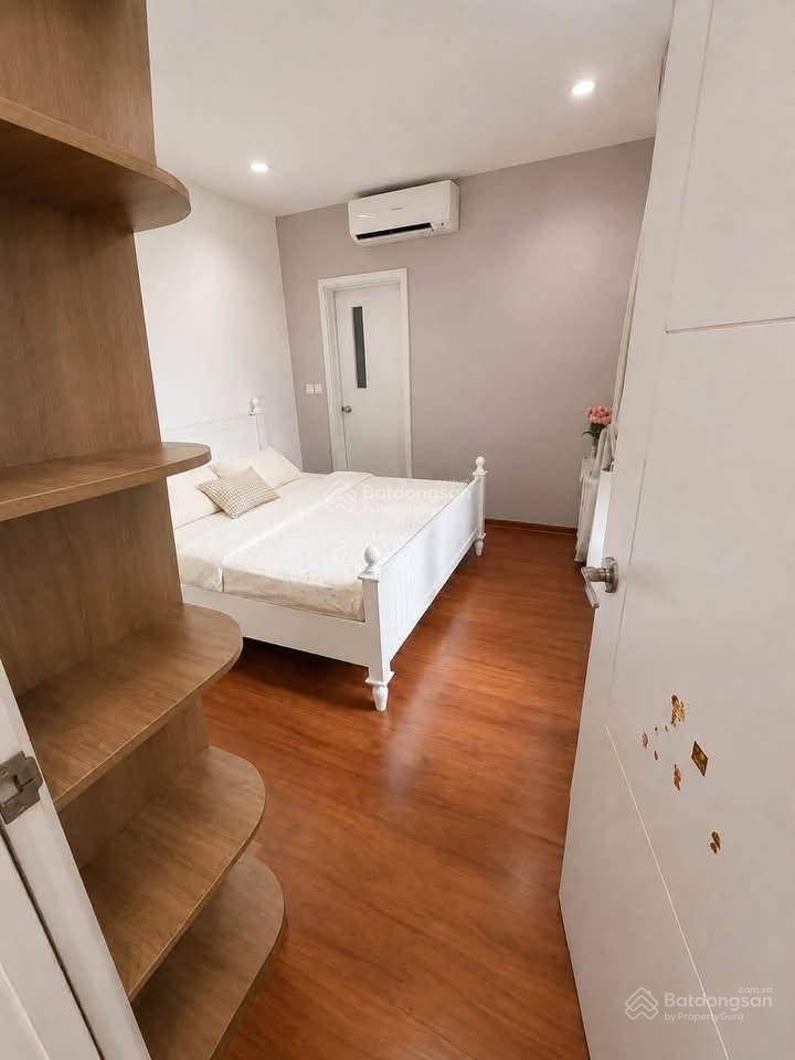 Cho thuê căn hộ 3 ngủ valencia garden việt hưng hà nội (gần trường marrie currie).  0983 957 ***