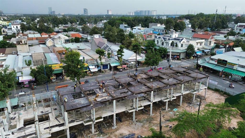 Bán nhà mặt phố 1 trệt 2 lầu ngay chợ hoà phú chỉ 3,6 tỷ dtsd 179m2 thuê lại 15 triệu/tháng