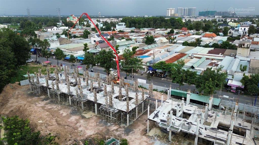 Bán nhà mặt phố 1 trệt 2 lầu ngay chợ hoà phú chỉ 3,6 tỷ dtsd 179m2 thuê lại 15 triệu/tháng