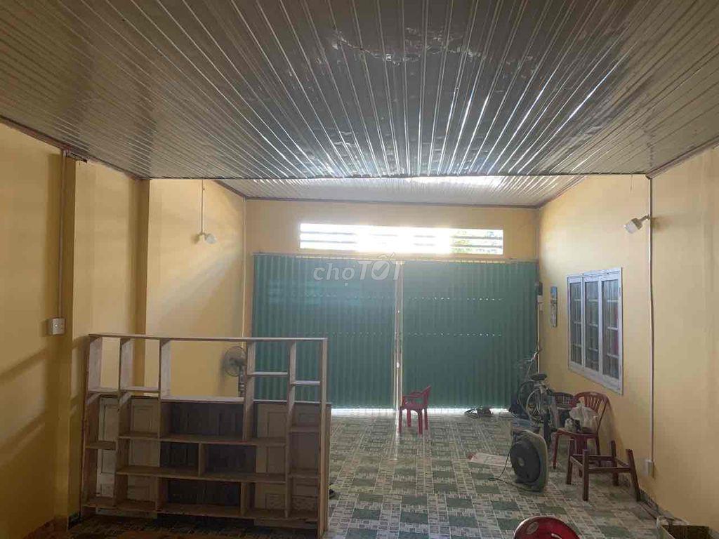 Nhà mặt đường Võ Văn Tần riêng biệt gần trung tâm
