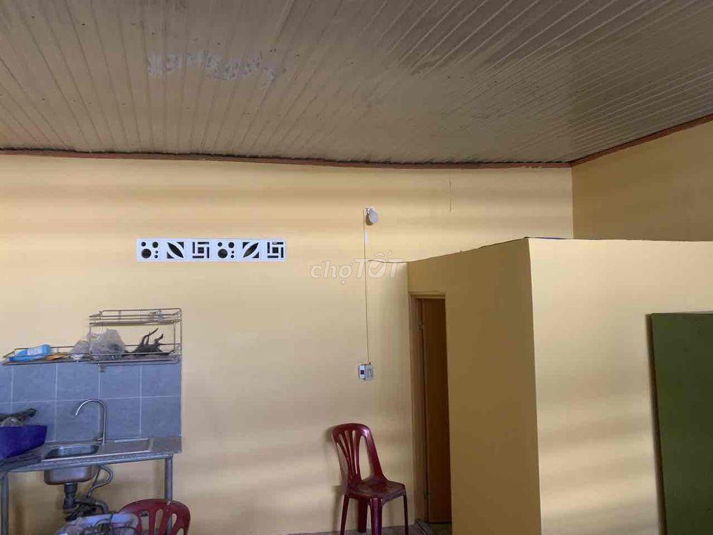 Nhà mặt đường Võ Văn Tần riêng biệt gần trung tâm