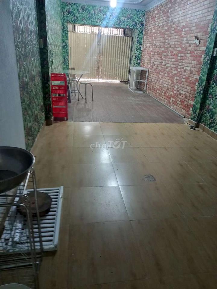 mặt tiền dân cư đông đúc