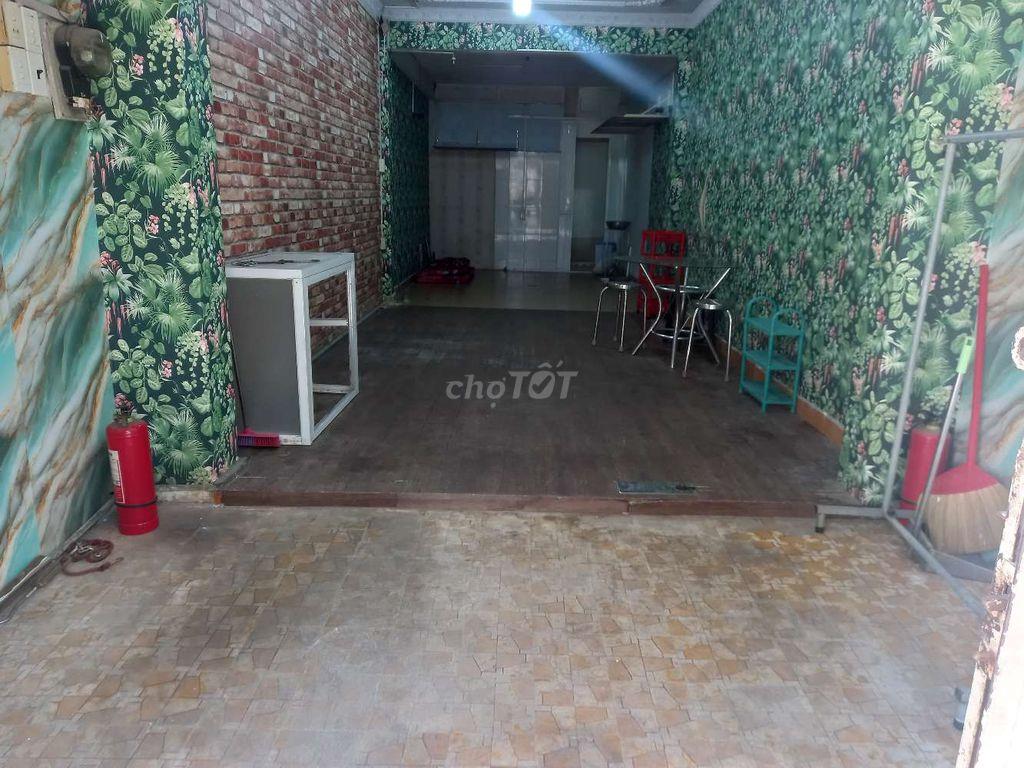 mặt tiền dân cư đông đúc