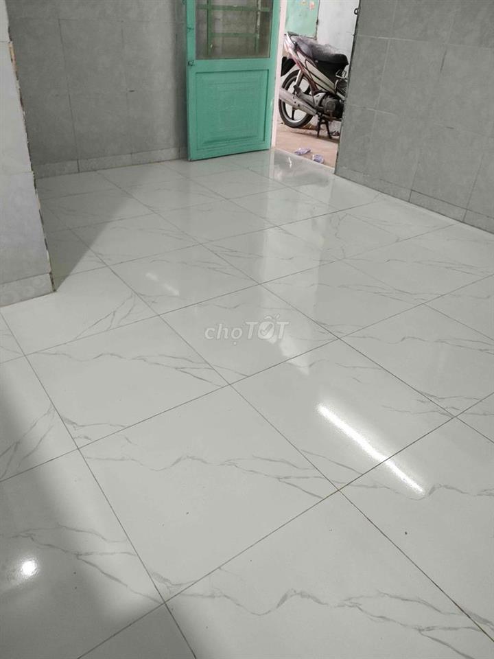 PHÒNG TRỌ BÌNH DÂN CẠNH ĐƯỜNG RAY XE LỬA F13 BÌNH THẠNH
