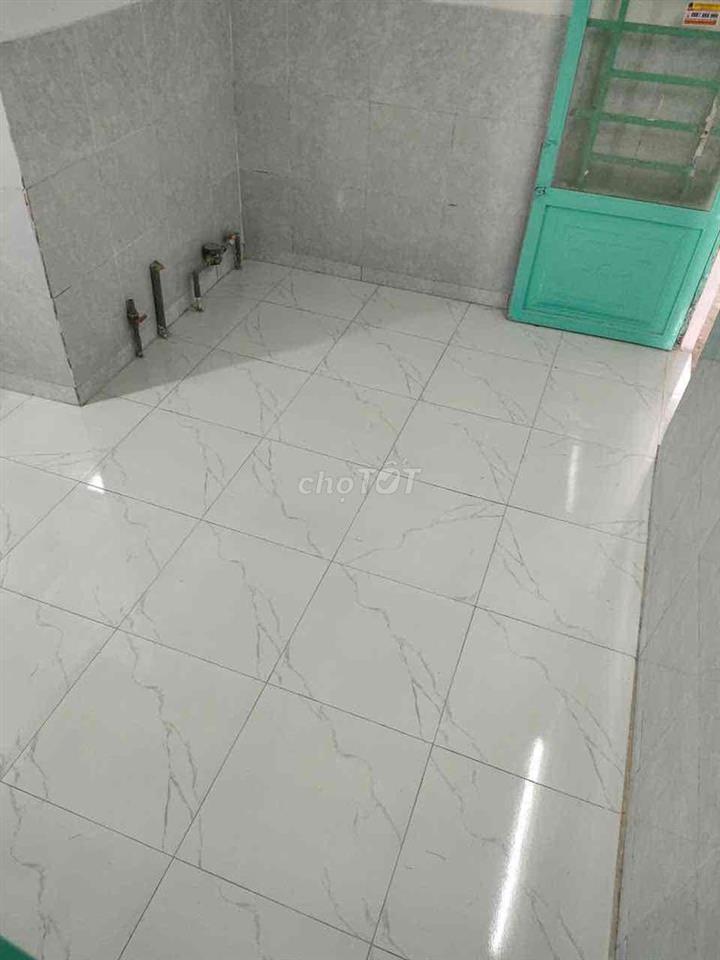 PHÒNG TRỌ BÌNH DÂN CẠNH ĐƯỜNG RAY XE LỬA F13 BÌNH THẠNH