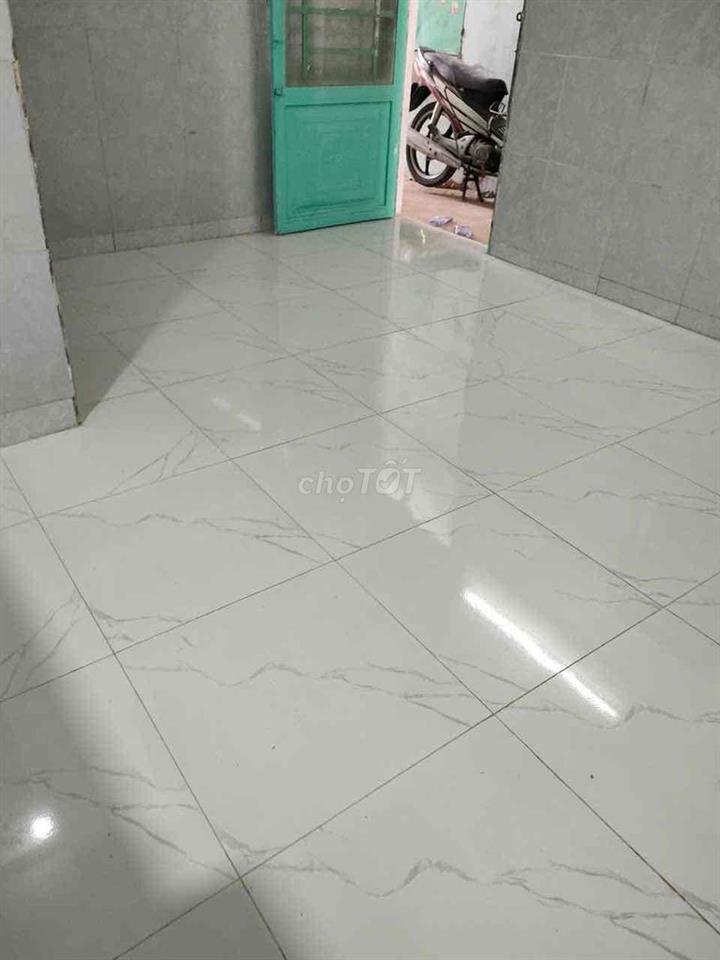 PHÒNG TRỌ BÌNH DÂN CẠNH ĐƯỜNG RAY XE LỬA F13 BÌNH THẠNH
