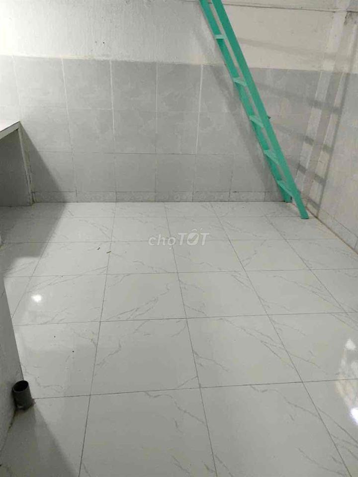 PHÒNG TRỌ BÌNH DÂN CẠNH ĐƯỜNG RAY XE LỬA F13 BÌNH THẠNH