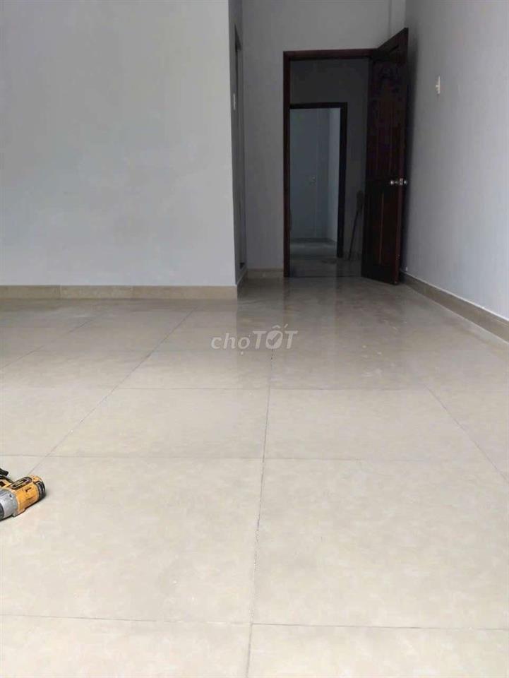 nhà dt4,5 x20 trệt 2 lầu mặt tiền kinh doanh 