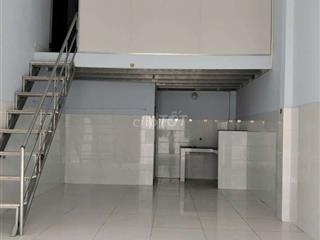 Nhà mặt tiền trệt lửng 4*12 có sân tiện KD