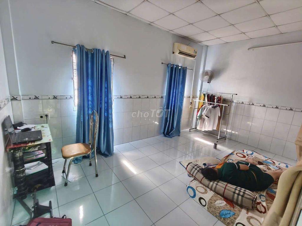 nhà trệt lửng 2 pn hẻm Lê Thị riêng 