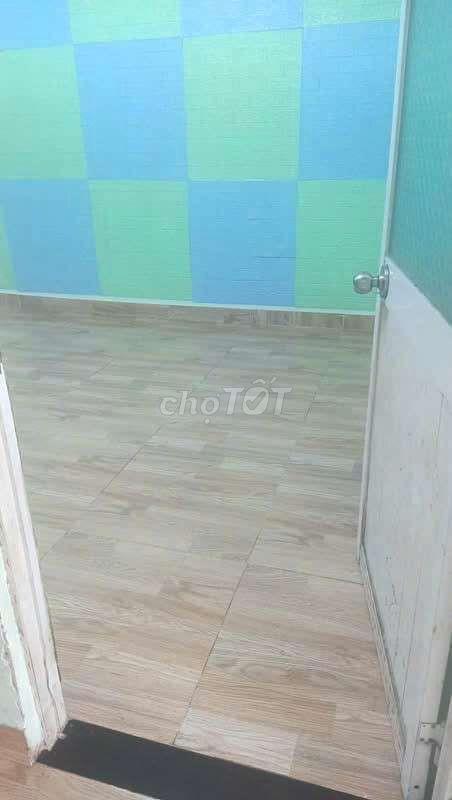 nhà dt.5*50 mặt tiền đường lớn 