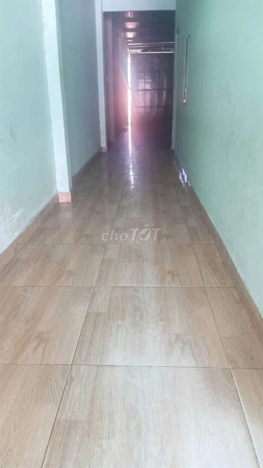nhà dt.5*50 mặt tiền đường lớn 