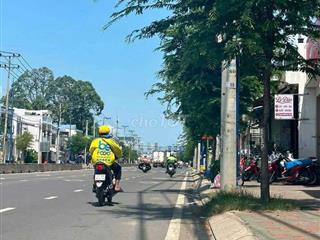 nhà dt.5*50 mặt tiền đường lớn 