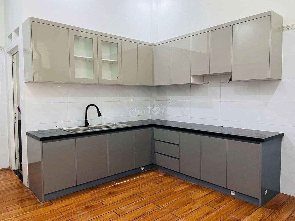 nhà.3 lầu 4pn 5 vs.nhà.mt phố