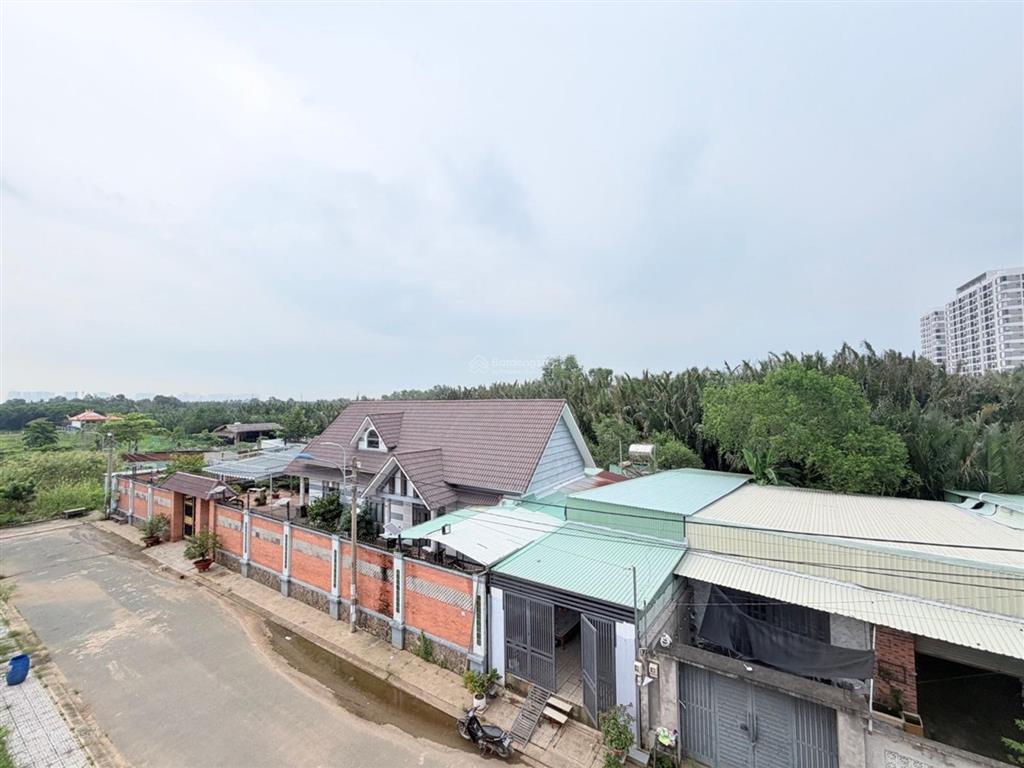 Bán nhà riêng tại đường trường lưu, giá tốt 3,9 tỷ, 50m2, 3pn, 4wc, quận 9, tp.hcm