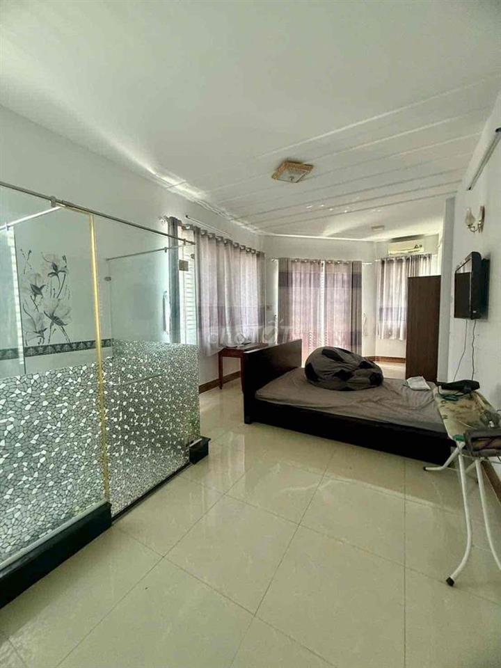 nhà góc 2 MT 街角房屋，有两个临街面
