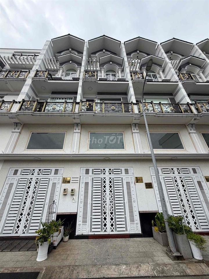 Nhà liền kề khu an ninh 位于安全社区的联排别墅