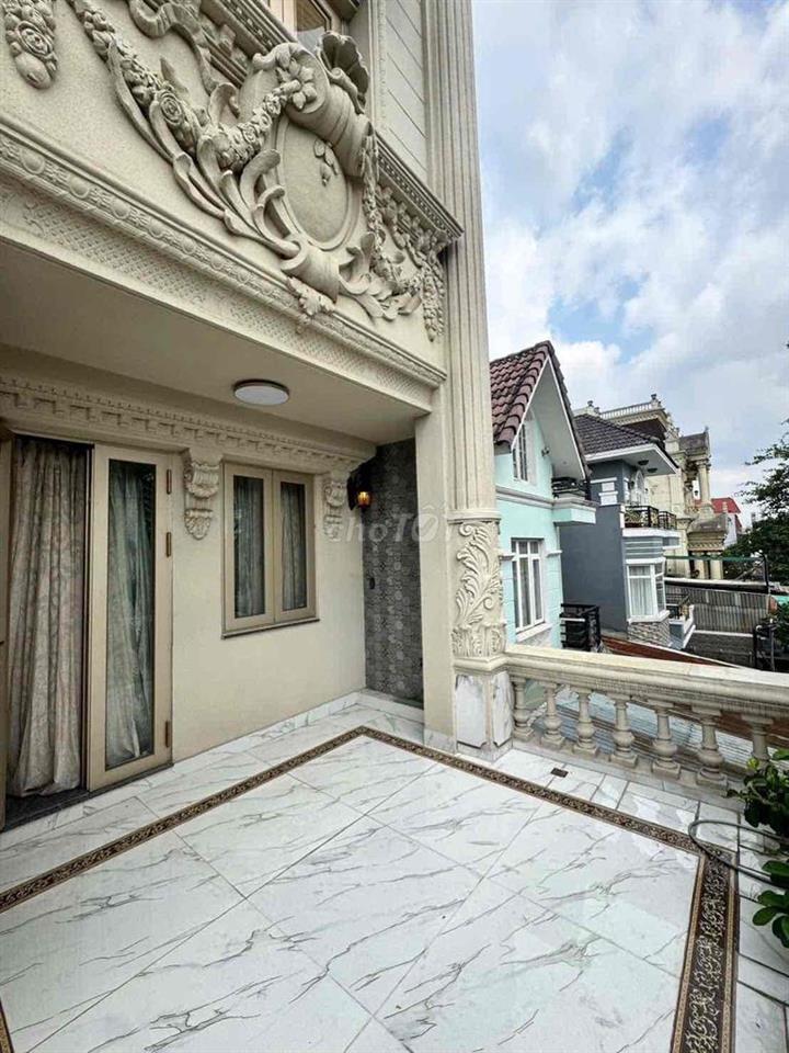 Biệt Thự Tên Lửa 10x20 / Hầm, 4 Tầng, Thang Máy, Full Nội Thất Cao Câp