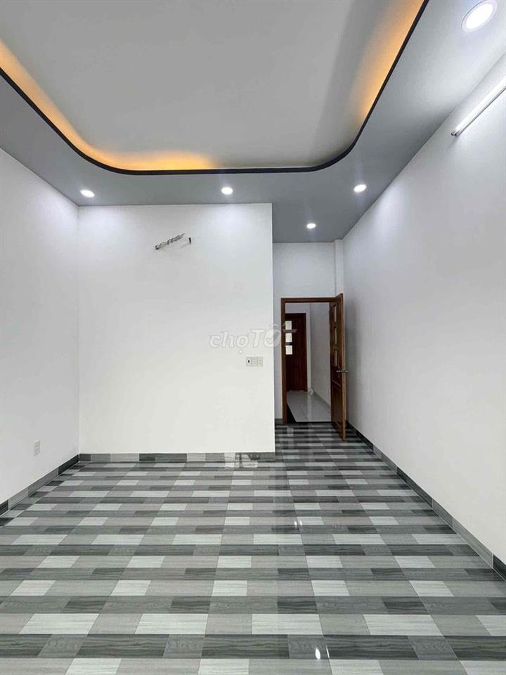 NHÀ 2 MẶT TIỀN TRƯỚC SAU