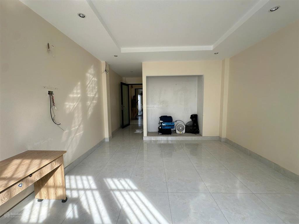 Bán nhà mặt tiền đường lê trung nghĩa khu k300, diện tích 4x17m trệt lửng 3 lầu sân thượng