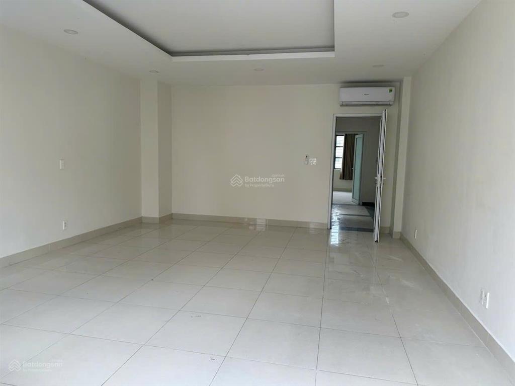 Bán nhà mặt tiền đường yên thế khu sân bay, diện tích 5x20m trệt 3 lầu