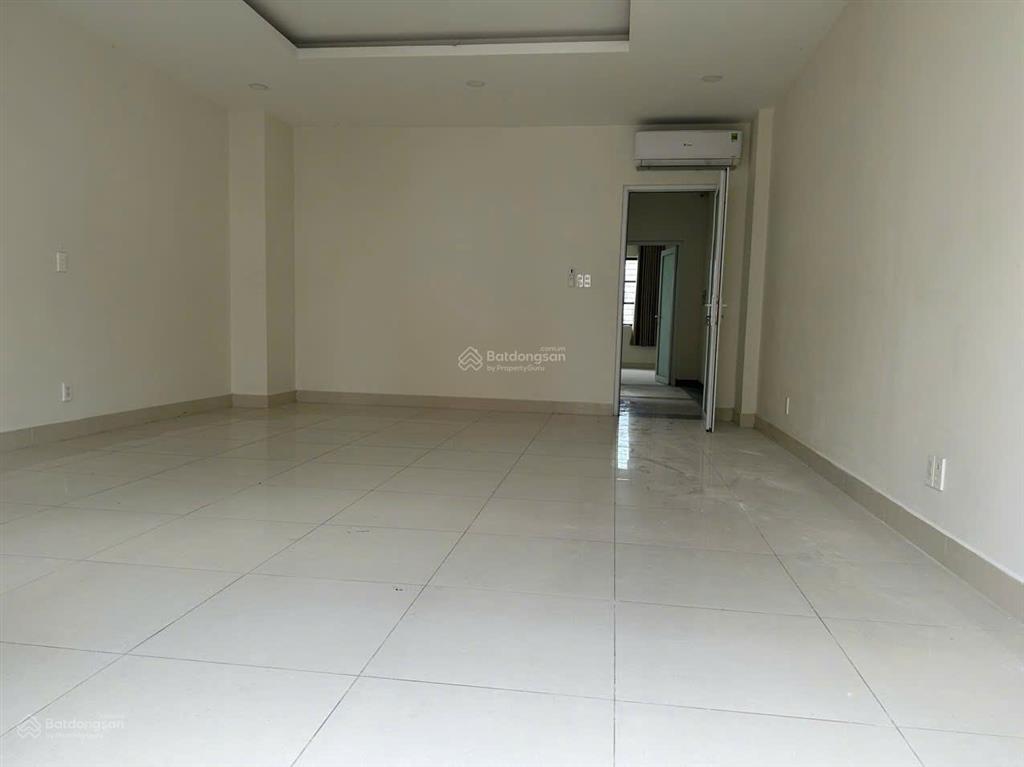 Bán nhà mặt tiền đường yên thế khu sân bay, diện tích 5x20m trệt 3 lầu