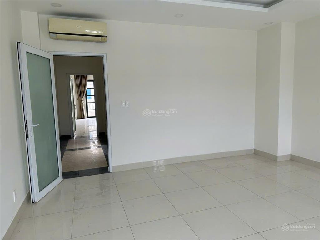 Bán nhà mặt tiền đường yên thế khu sân bay, diện tích 5x20m trệt 3 lầu